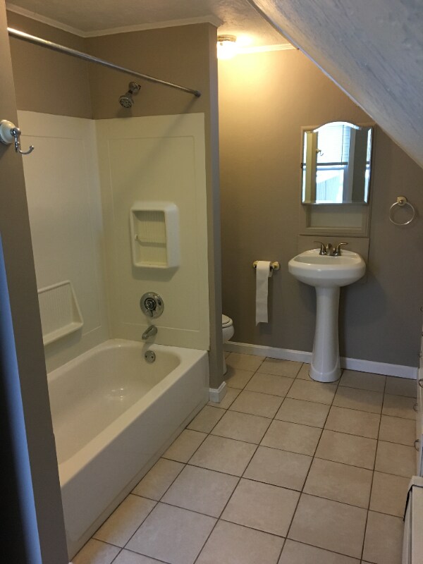 Building Photo - 2 Burdon St