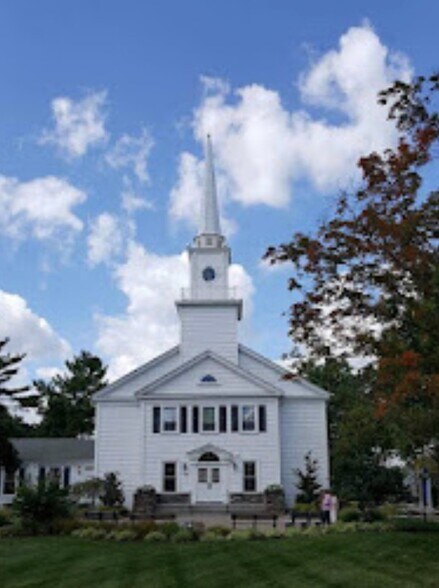 Building Photo - 655C Yale Way