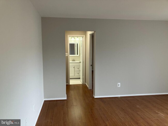 Building Photo - 4241 Columbia Pike