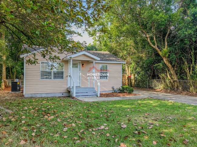 Building Photo - 2265 Klinger St