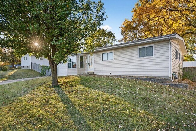 Building Photo - 1225 Night Dr