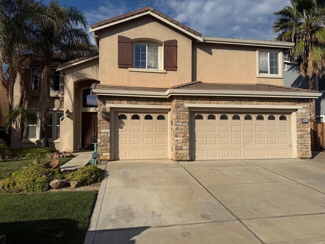 Primary Photo - 3 BEDROOM 3 BATHROOM HOME AVAILABLE IN LAKESHORE!