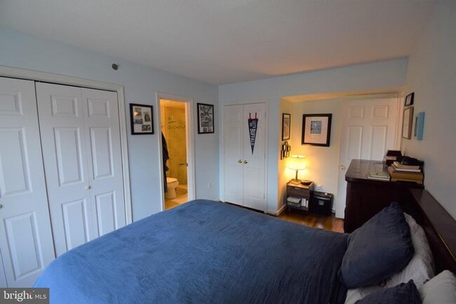 Building Photo - 610 N West St