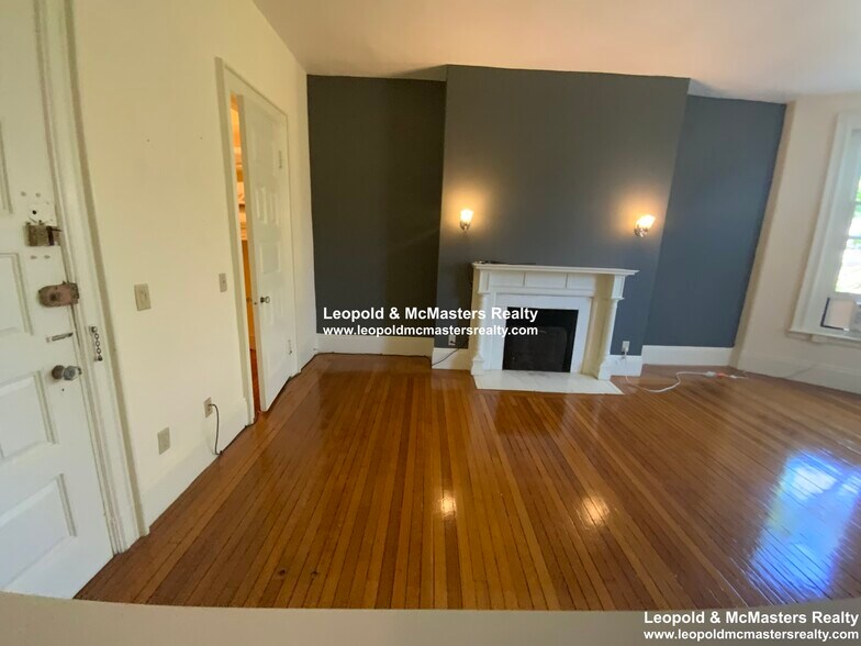 Building Photo - 379 Commonwealth Ave