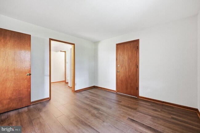Building Photo - 4015 Jefferson Pike