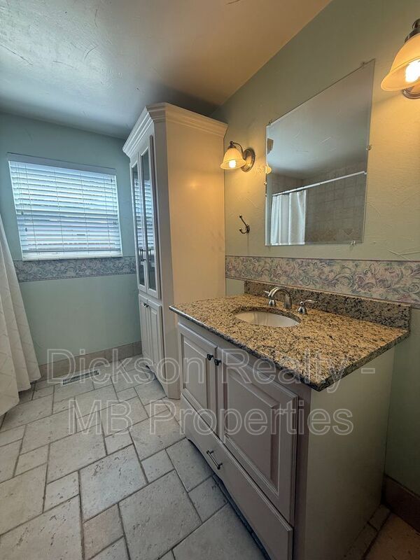 Building Photo - 2845 Glenwood Ct