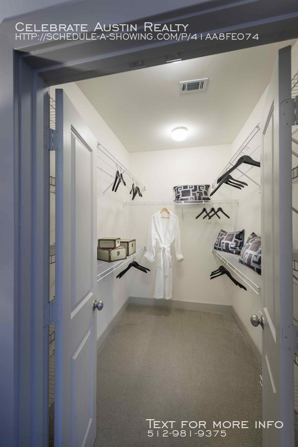 Building Photo - Hanover Lantana Hills-