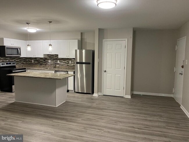 Building Photo - 6220 Edsall Rd