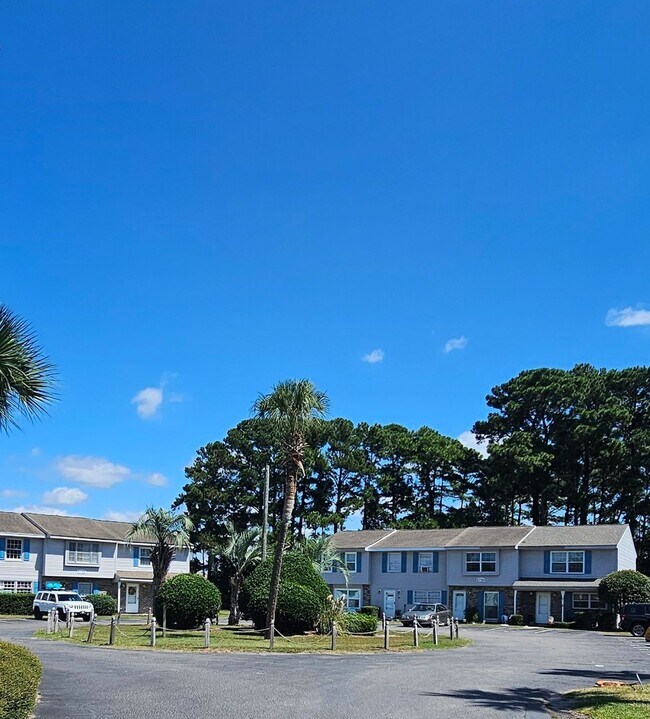 Building Photo - MOVE IN SPECIAL 1117 Fawn Drive – Townhome...