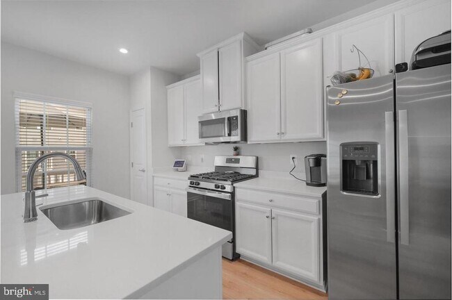 Building Photo - 52 Caswell Dr