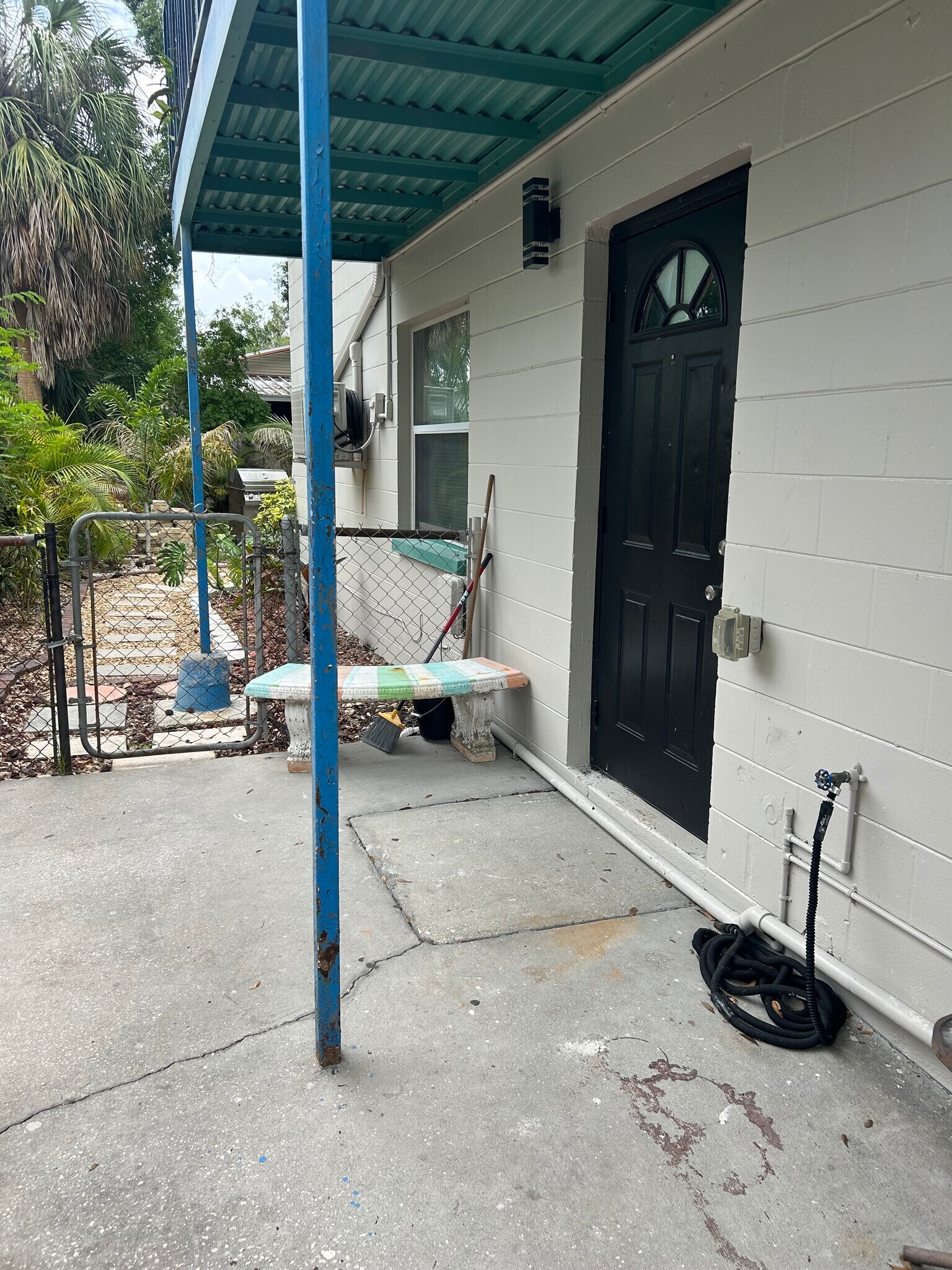 Building Photo - 6706 1/2 S Kissimmee St