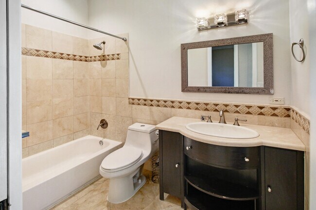 Building Photo - 12370 NW 78th Manor