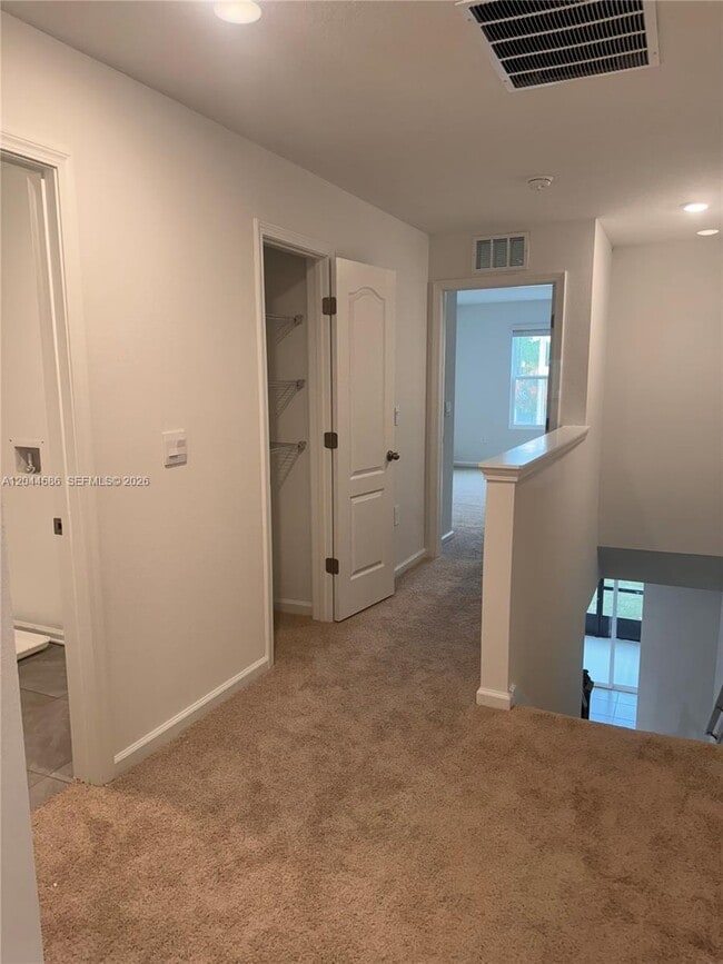 Building Photo - 25 Redbud Rd