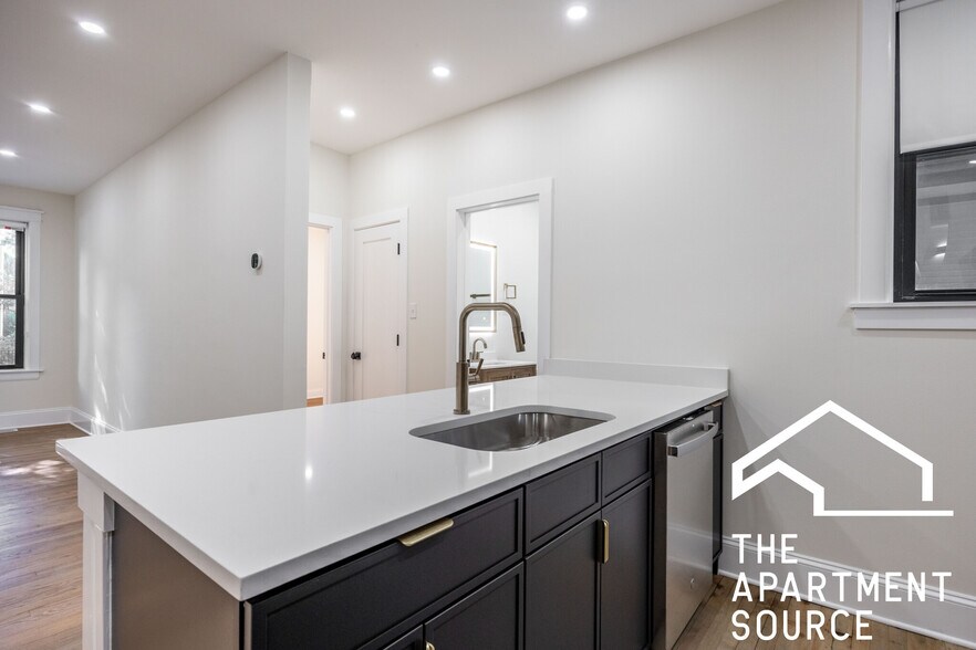 Building Photo - 4636 N Hamilton Ave