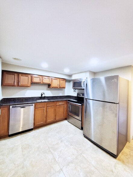 Building Photo - 1484 Michigan Ave