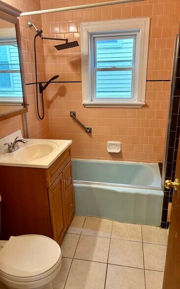 Building Photo - 32 Harley Ave