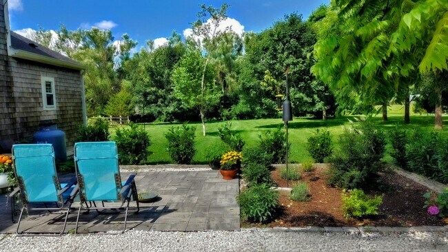 Private garden and patio - 94 Cross Rd