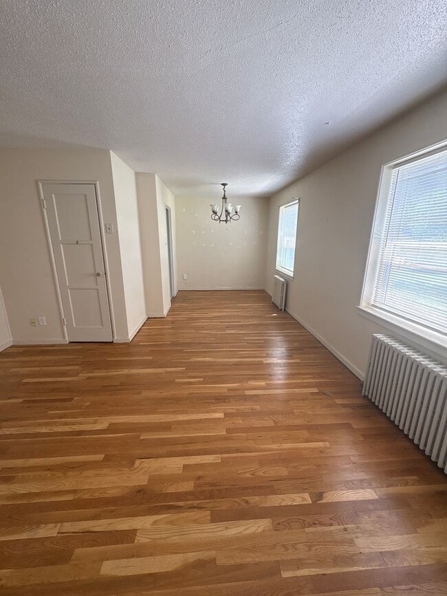Building Photo - 2 BEDROOM 1 BATHROOM TOWNHOME CLOSE TO WARREN AIR FORCE BASE