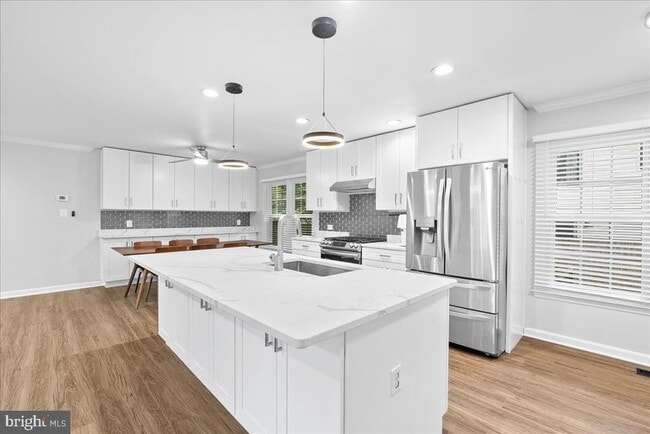 Building Photo - 9303 Macswain Pl