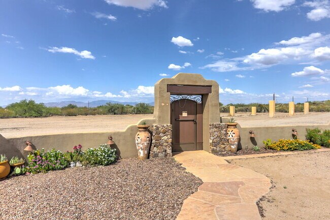 Building Photo - Vail - Rural Property on acreage