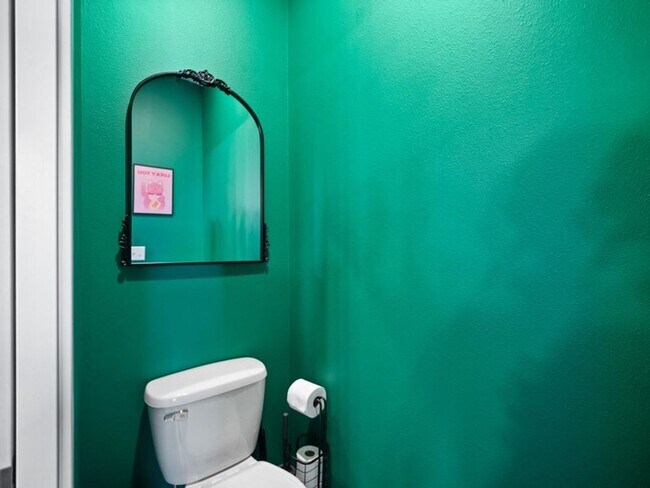 Building Photo - Desirable Kendall Yards Townhouse – Modern Living Near Downtown Spokane (Furnished)