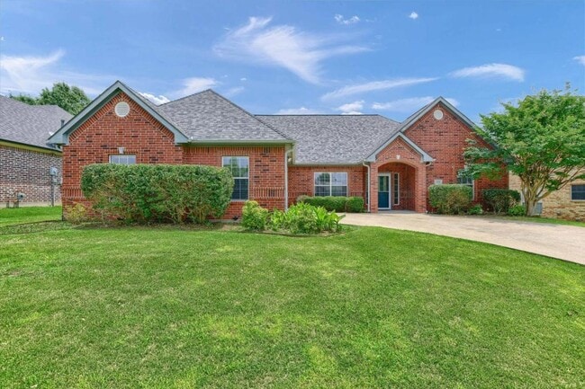 Building Photo - 629 Clay Ln