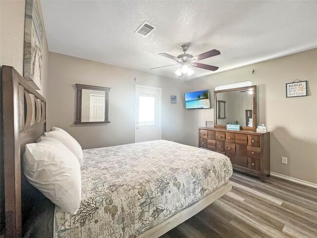 Building Photo - 81 Santar Loop