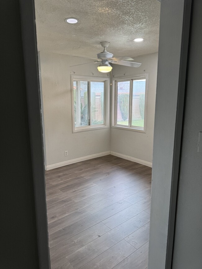 Building Photo - 502 E Newfield St