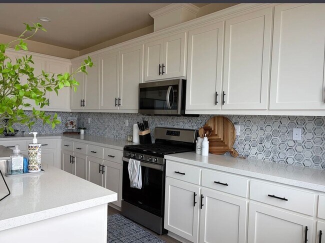 Building Photo - Luxury - New Executive Home | Furnished or Unfurnished | 5 Bedrooms | Antioch