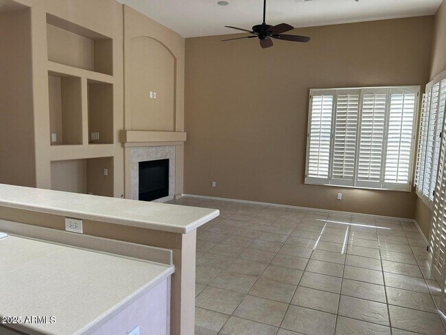 Building Photo - 5004 E Desert Vista Trail