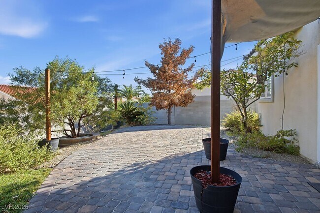 Building Photo - 5130 Amanda Ln