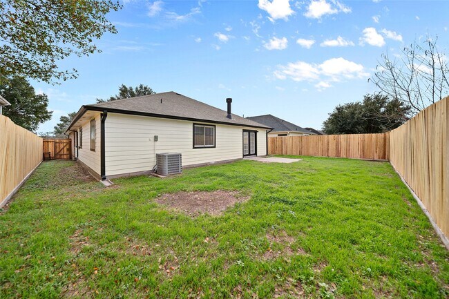 Building Photo - 6627 Greenhouse Rd