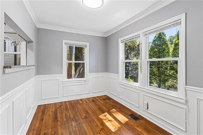 Building Photo - 2270 1st Ave NE