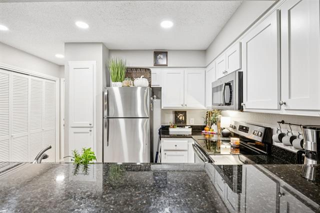 Building Photo - 3003 Kathleen Ln