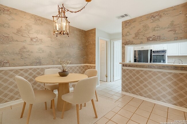 Building Photo - 14823 River Glen N