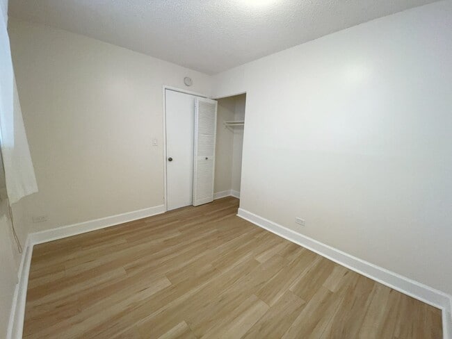 Building Photo - Nalanui Hale - 2 bed, 1 bath, 1 parking