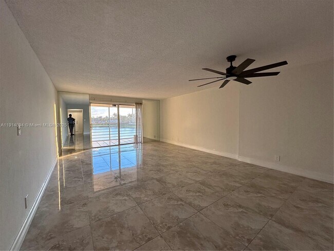 Building Photo - 311 SE 3rd St