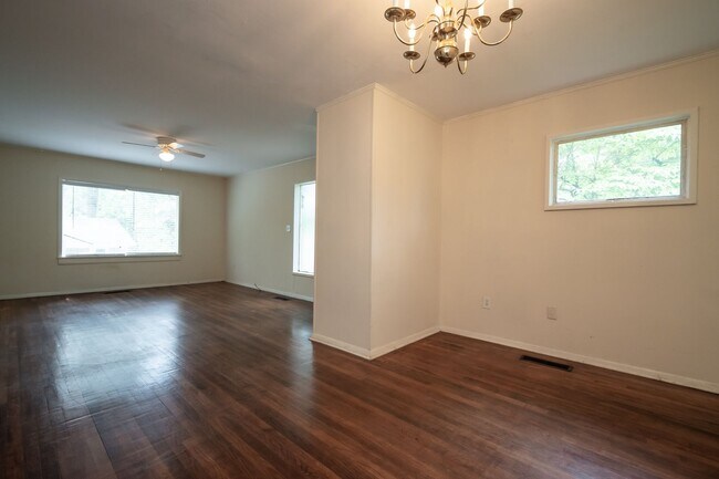 Building Photo - 175 Habersham Way