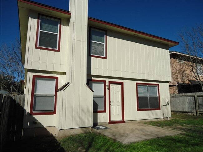 Building Photo - 811 Crieff Cross Dr