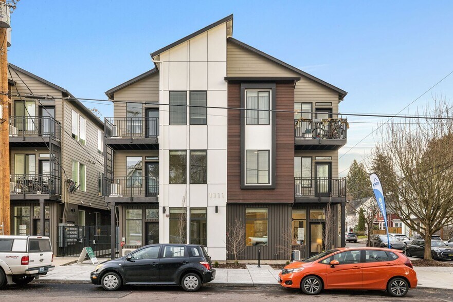 Primary Photo - 1111 SE Tenino St