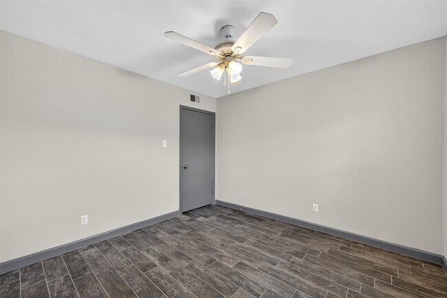 Building Photo - 8931 Gaylord Dr