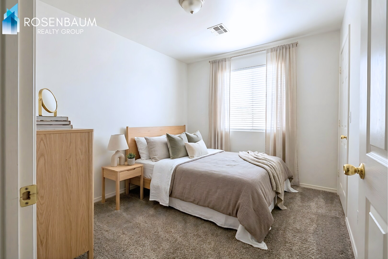 Building Photo - Charming 2-bedrooms, 1.5-baths two story duplex home in Prescott Valley!