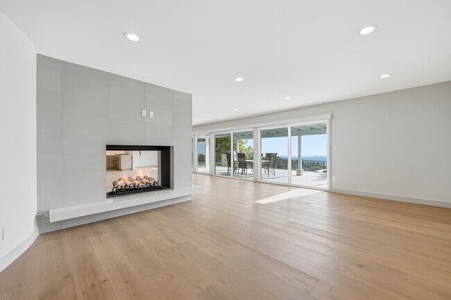 Building Photo - 5527 Burning Tree Dr