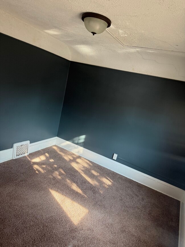 Building Photo - 3201 N Humboldt Ave