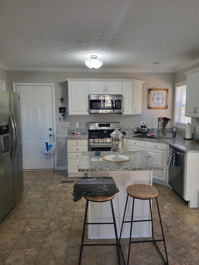 Building Photo - 220 Newport Drive