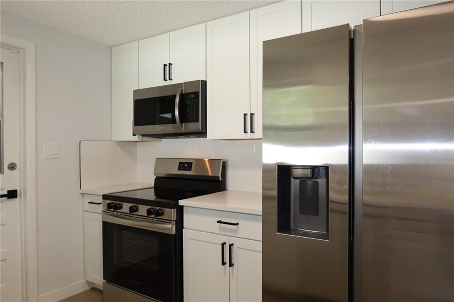 Building Photo - 1808 Harpoon Dr