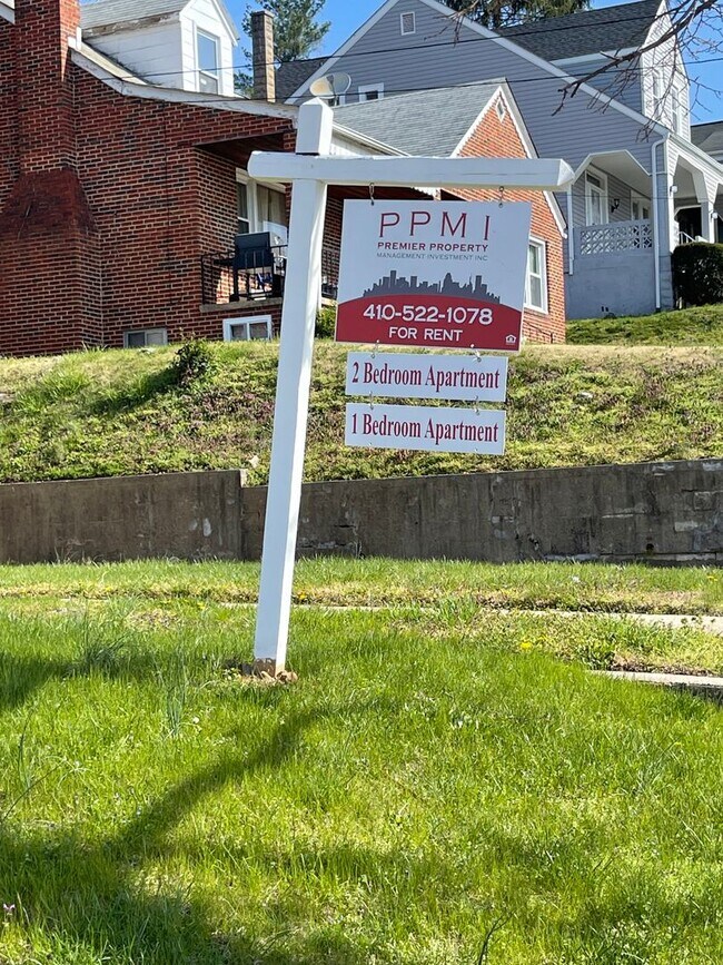 Building Photo - 5122 Plainfield Ave
