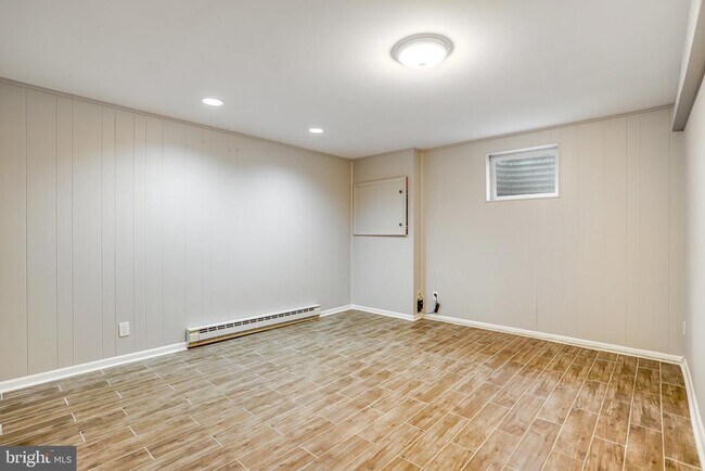 Building Photo - 9801 Orchid Cir