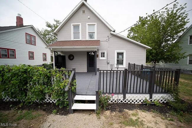 Building Photo - 4 Bedroom 1 Bathroom House in Lorain