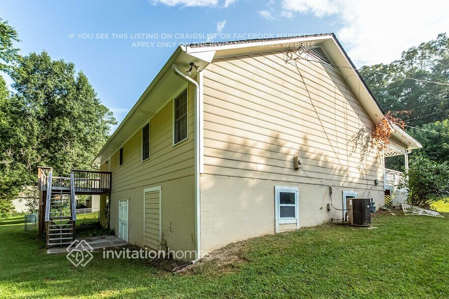 Building Photo - 1597 Holly Brook Rd SW